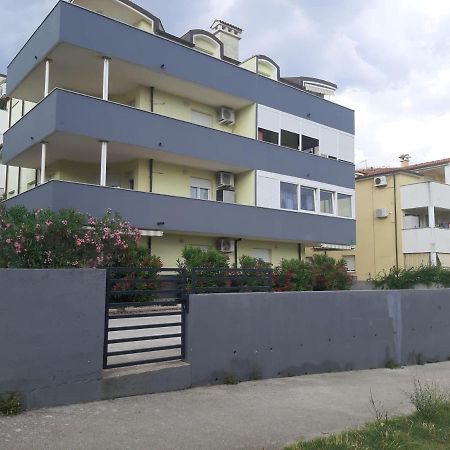 Apartman Sky Pola Esterno foto