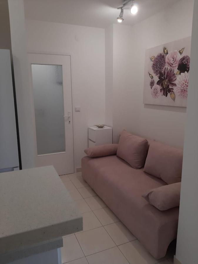 Apartman Sky Pola Esterno foto