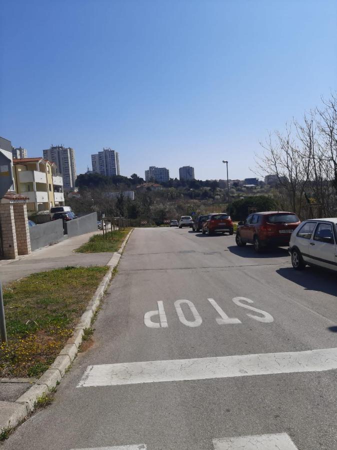 Apartman Sky Pola Esterno foto