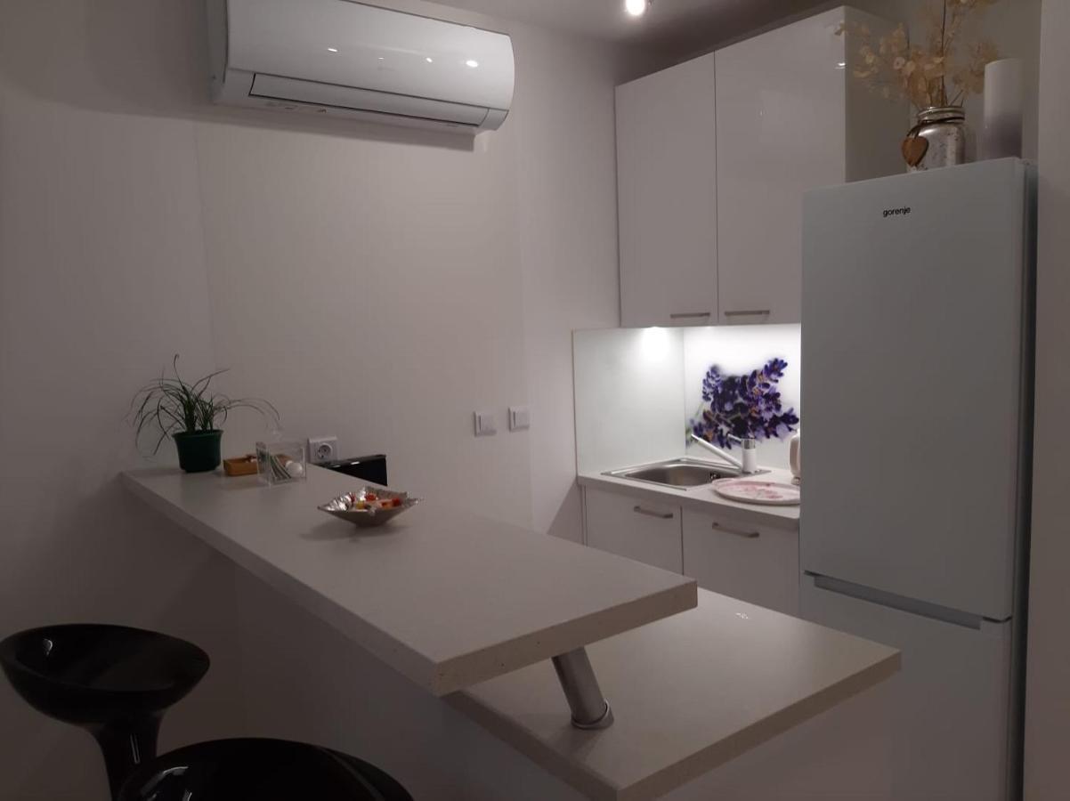 Apartman Sky Pola Esterno foto
