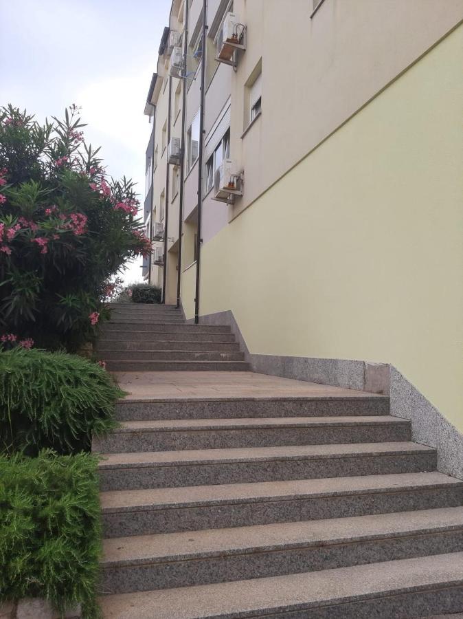 Apartman Sky Pola Esterno foto